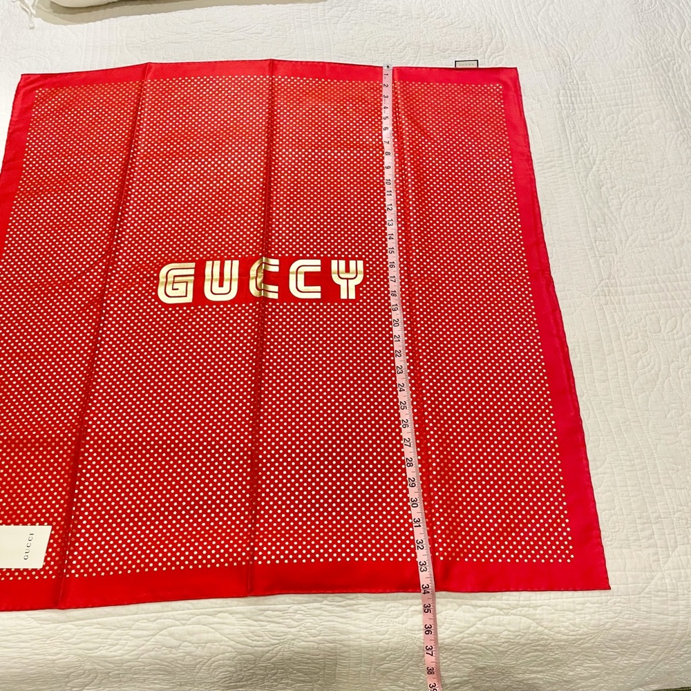 Authentic Gucci Red Gold Star Print with  Guccy logo scarf. - Picture 4 of 10
